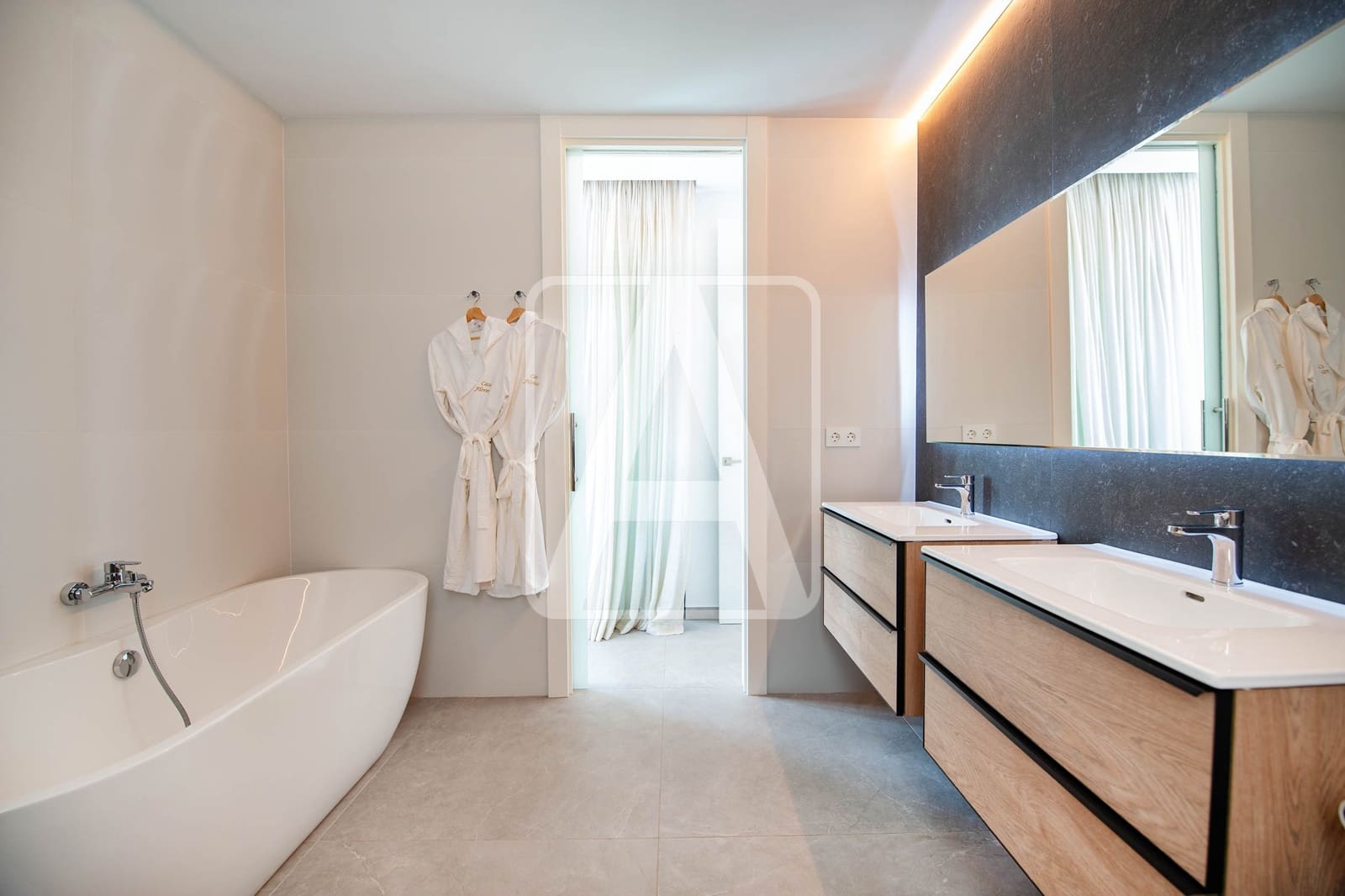 5 makuuhuone Huvila myytävänä paikassa Benissa mukana 
autotalli - 5 000 000 € (Ref: 9412789)