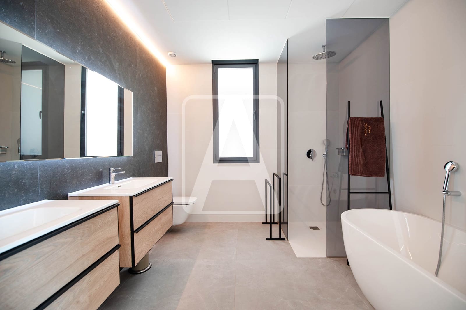 5 makuuhuone Huvila myytävänä paikassa Benissa mukana 
autotalli - 5 000 000 € (Ref: 9412789)