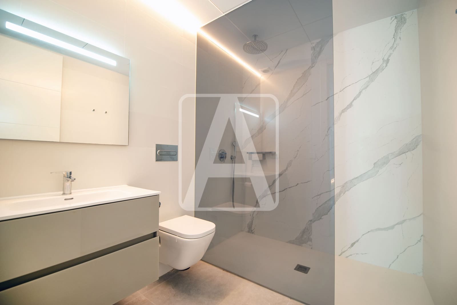 5 makuuhuone Huvila myytävänä paikassa Benissa mukana 
autotalli - 5 000 000 € (Ref: 9412789)