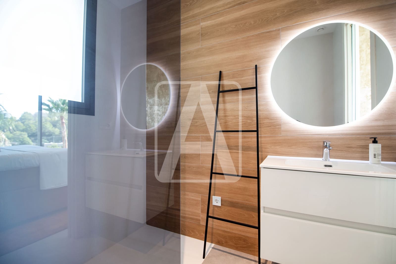 5 makuuhuone Huvila myytävänä paikassa Benissa mukana 
autotalli - 5 000 000 € (Ref: 9412789)