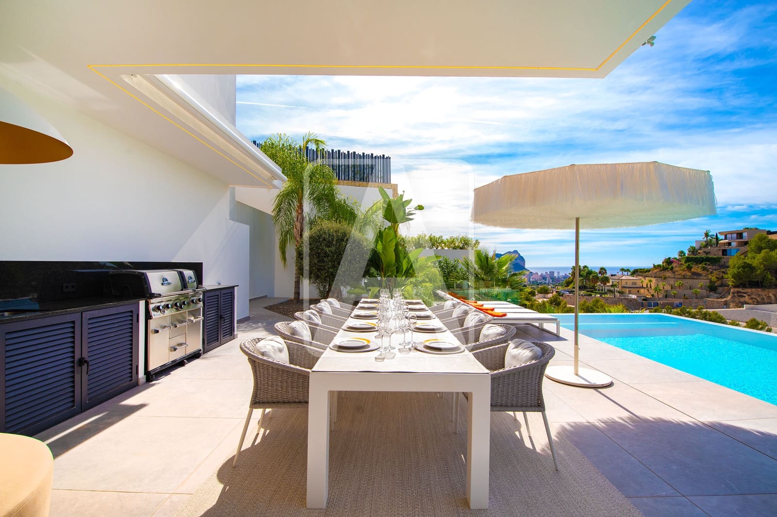 5 makuuhuone Huvila myytävänä paikassa Benissa mukana 
autotalli - 5 000 000 € (Ref: 9412789)