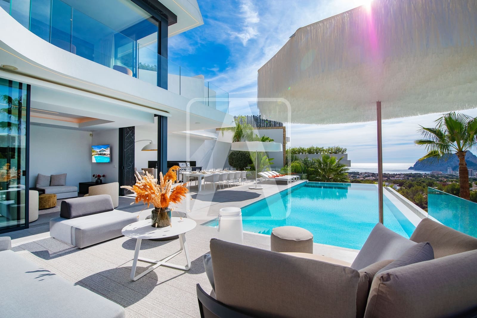 5 makuuhuone Huvila myytävänä paikassa Benissa mukana 
autotalli - 5 000 000 € (Ref: 9412789)