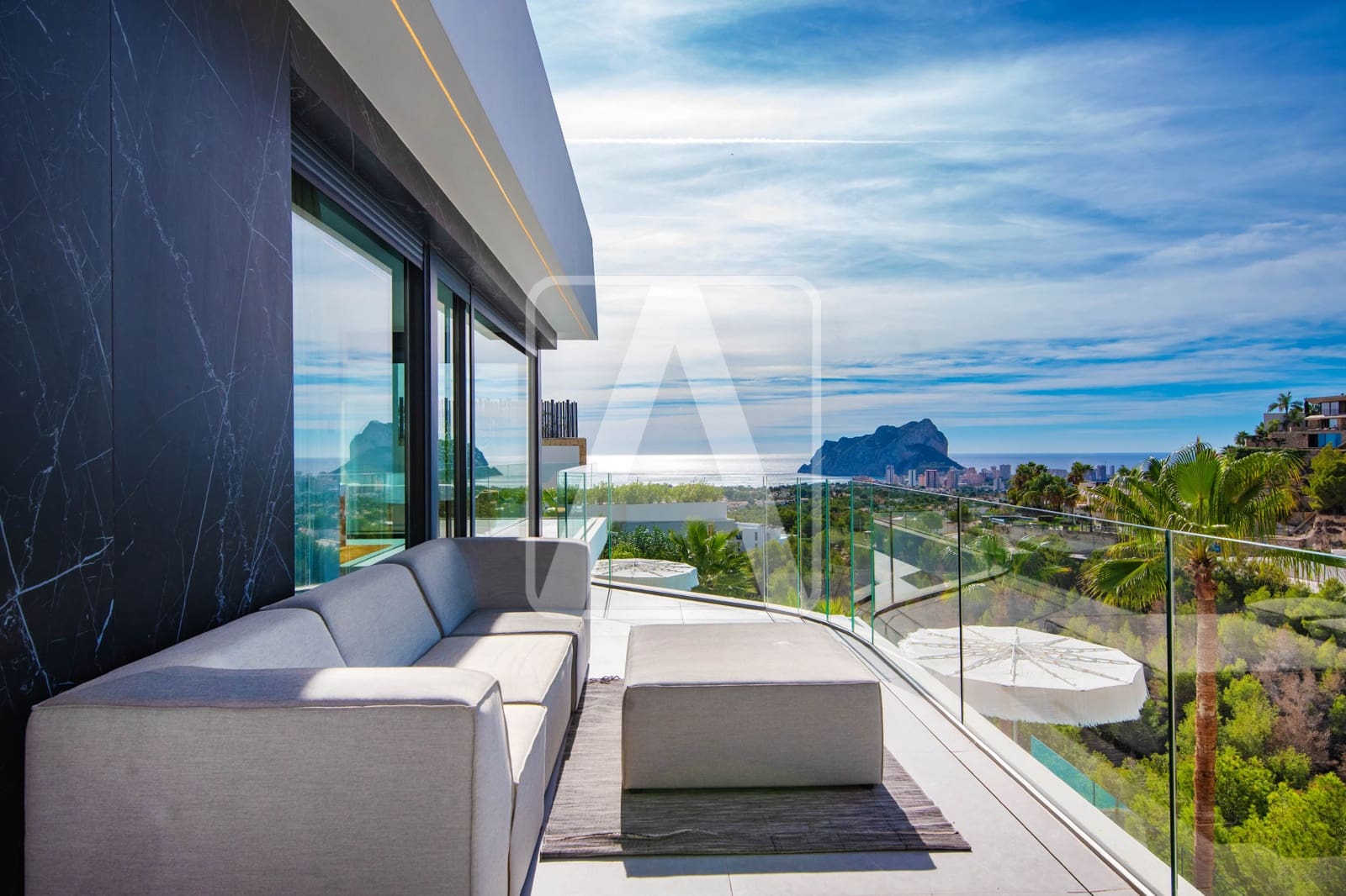 5 makuuhuone Huvila myytävänä paikassa Benissa mukana 
autotalli - 5 000 000 € (Ref: 9412789)