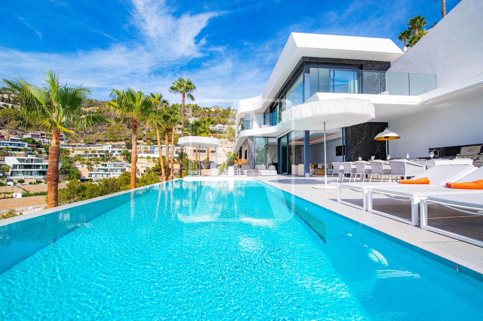 5 makuuhuone Huvila myytävänä paikassa Benissa mukana 
autotalli - 5 000 000 € (Ref: 9412789)