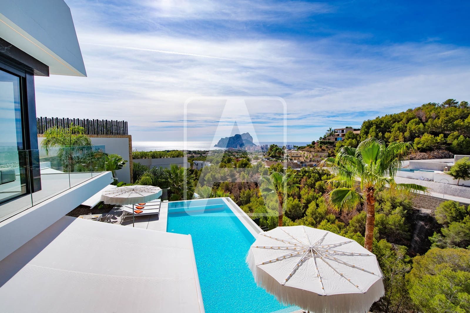 5 makuuhuone Huvila myytävänä paikassa Benissa mukana 
autotalli - 5 000 000 € (Ref: 9412789)