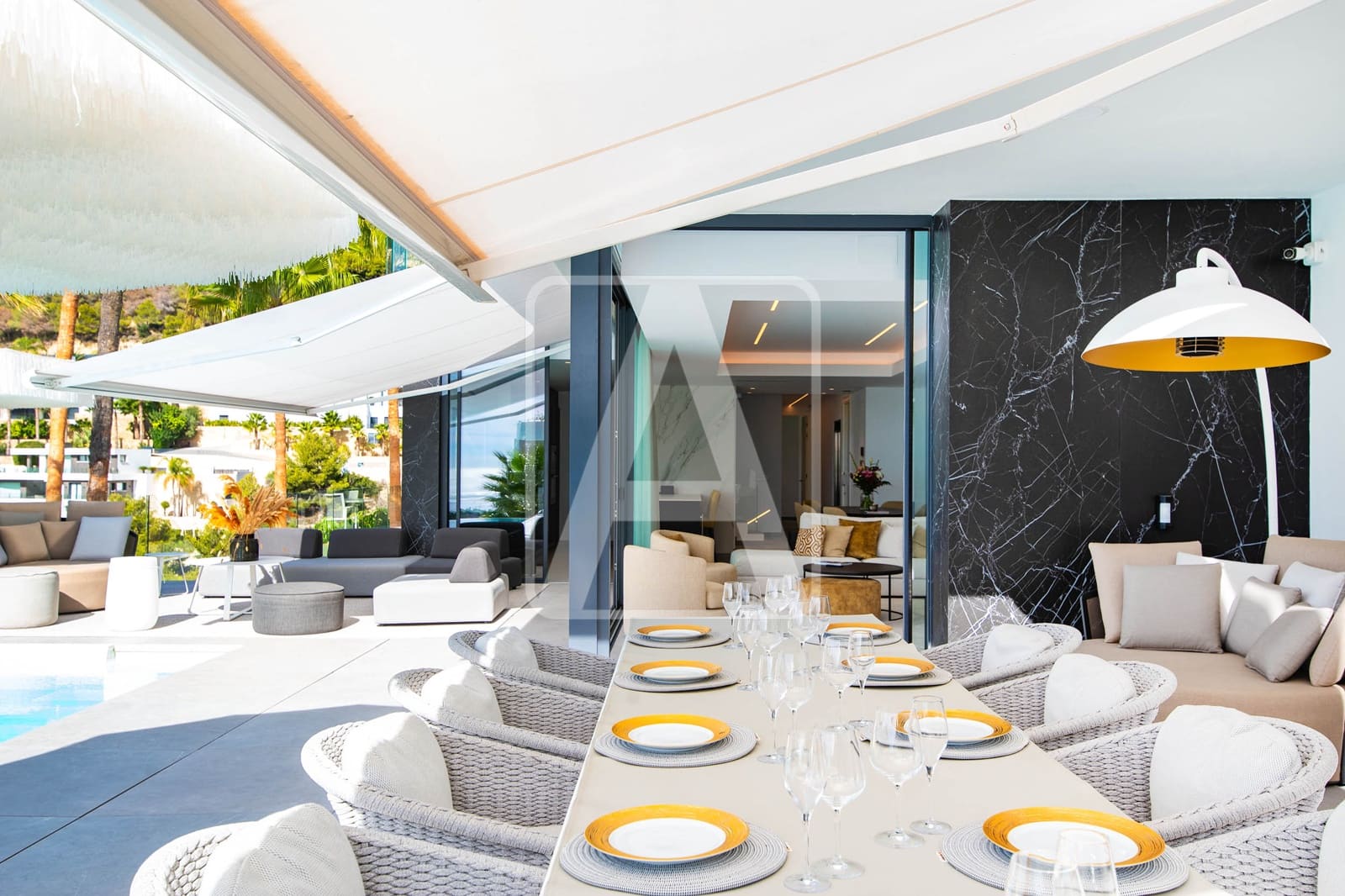 5 makuuhuone Huvila myytävänä paikassa Benissa mukana 
autotalli - 5 000 000 € (Ref: 9412789)