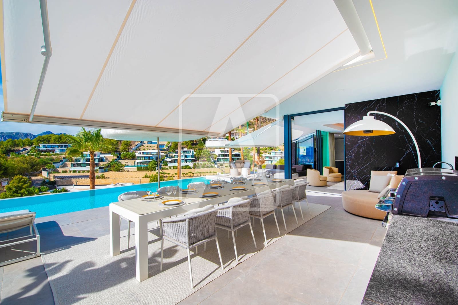 5 makuuhuone Huvila myytävänä paikassa Benissa mukana 
autotalli - 5 000 000 € (Ref: 9412789)