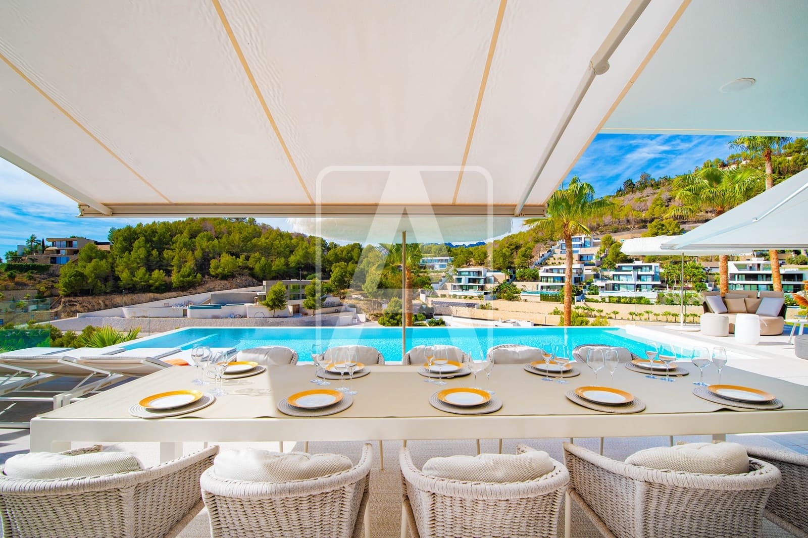 5 makuuhuone Huvila myytävänä paikassa Benissa mukana 
autotalli - 5 000 000 € (Ref: 9412789)