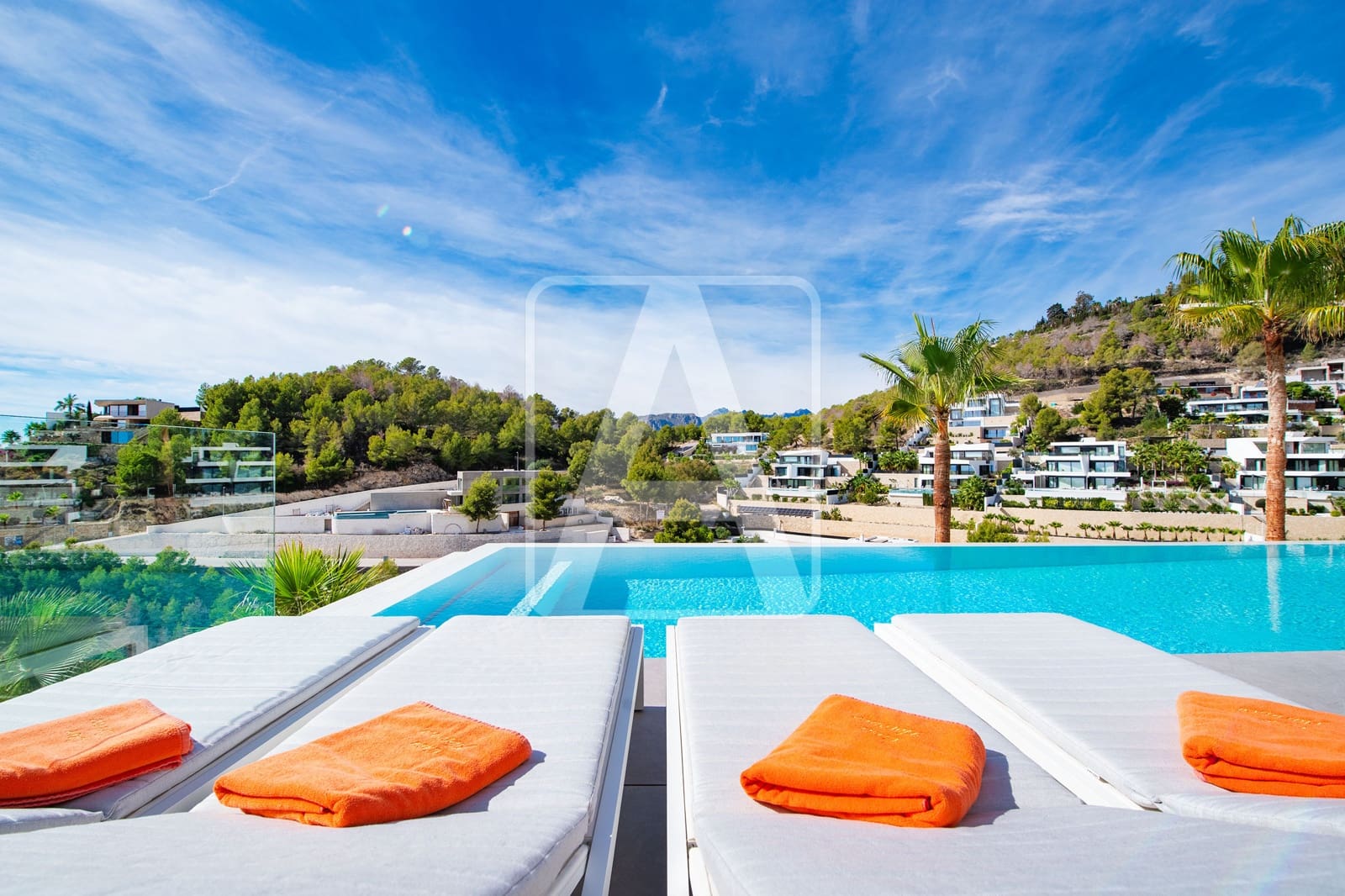 5 makuuhuone Huvila myytävänä paikassa Benissa mukana 
autotalli - 5 000 000 € (Ref: 9412789)