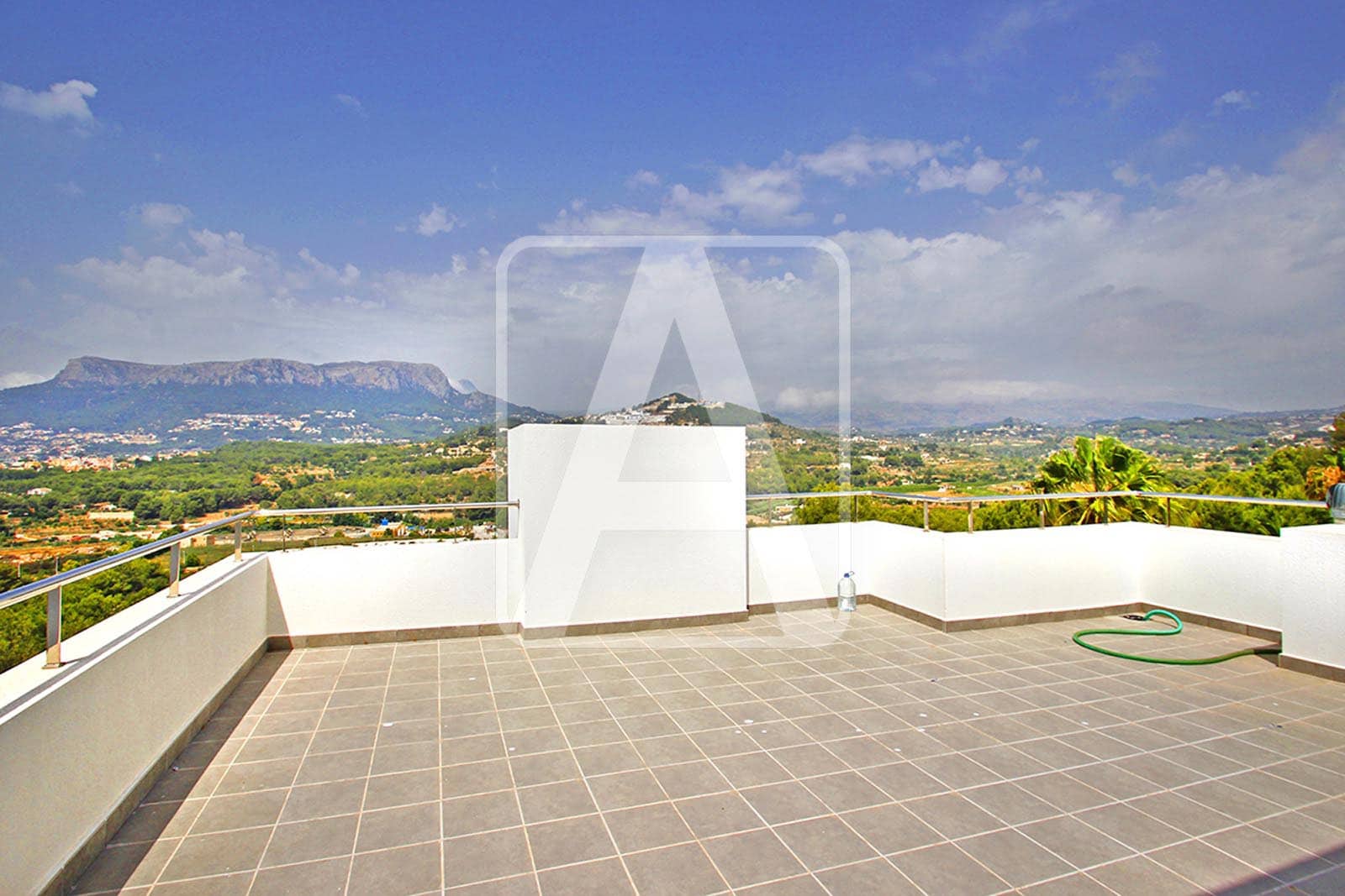 Chalet de 5 habitaciones en Calpe / Calp en venta con piscina garaje - 1.800.000 € (Ref: 9415311)