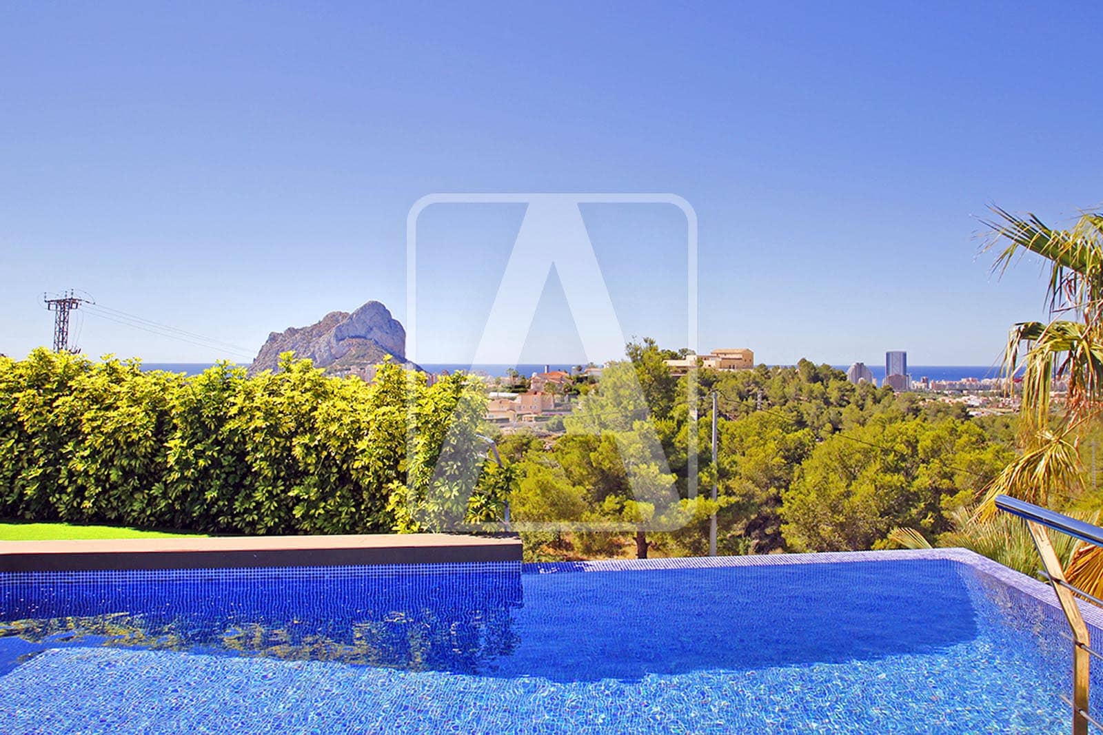 Chalet de 5 habitaciones en Calpe / Calp en venta con piscina garaje - 1.800.000 € (Ref: 9415311)