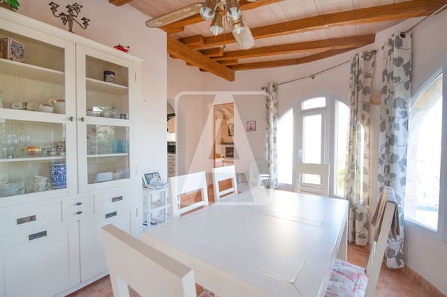 3 bedroom Villa for sale in Calpe / Calp with pool garage - € 470,000 (Ref: 9427900)