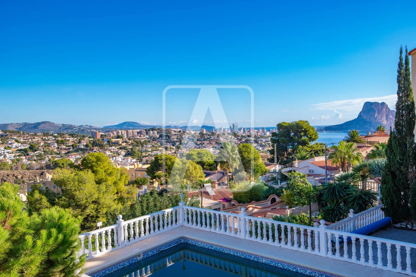 3 bedroom Villa for sale in Calpe / Calp with pool garage - € 470,000 (Ref: 9427900)