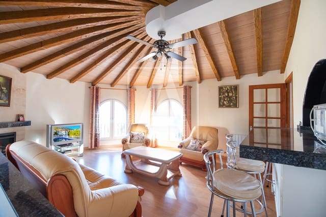 3 bedroom Villa for sale in Calpe / Calp with pool garage - € 470,000 (Ref: 9427900)