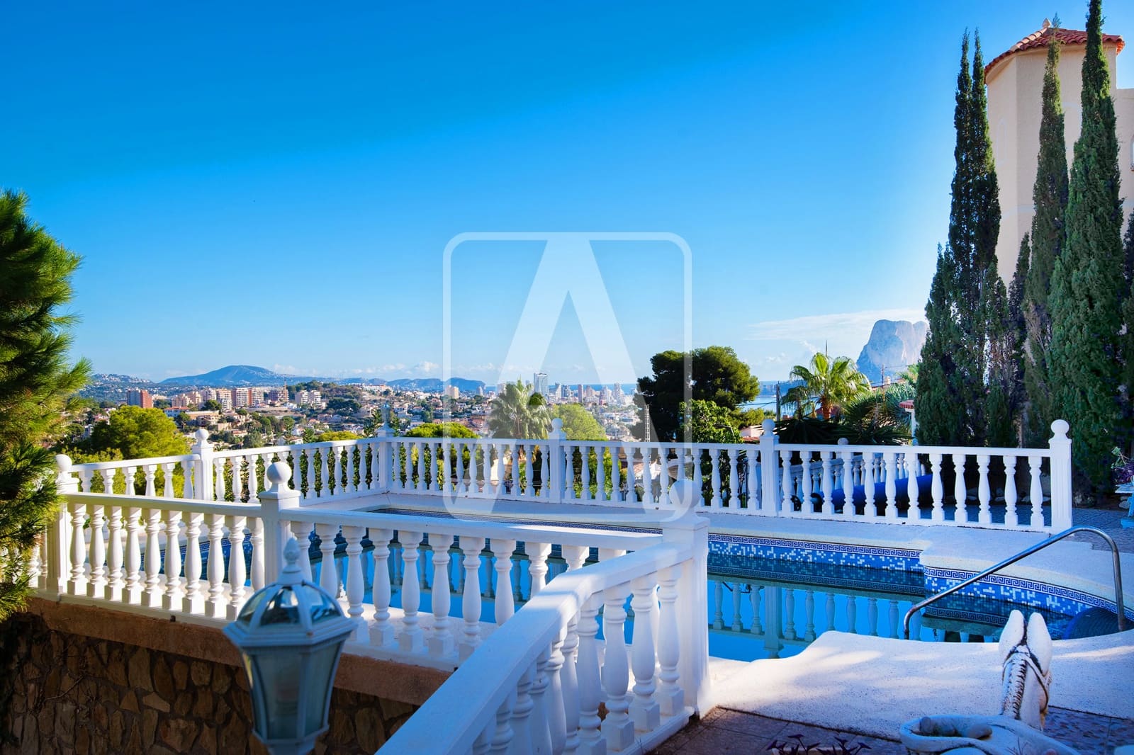 3 bedroom Villa for sale in Calpe / Calp with pool garage - € 470,000 (Ref: 9427900)