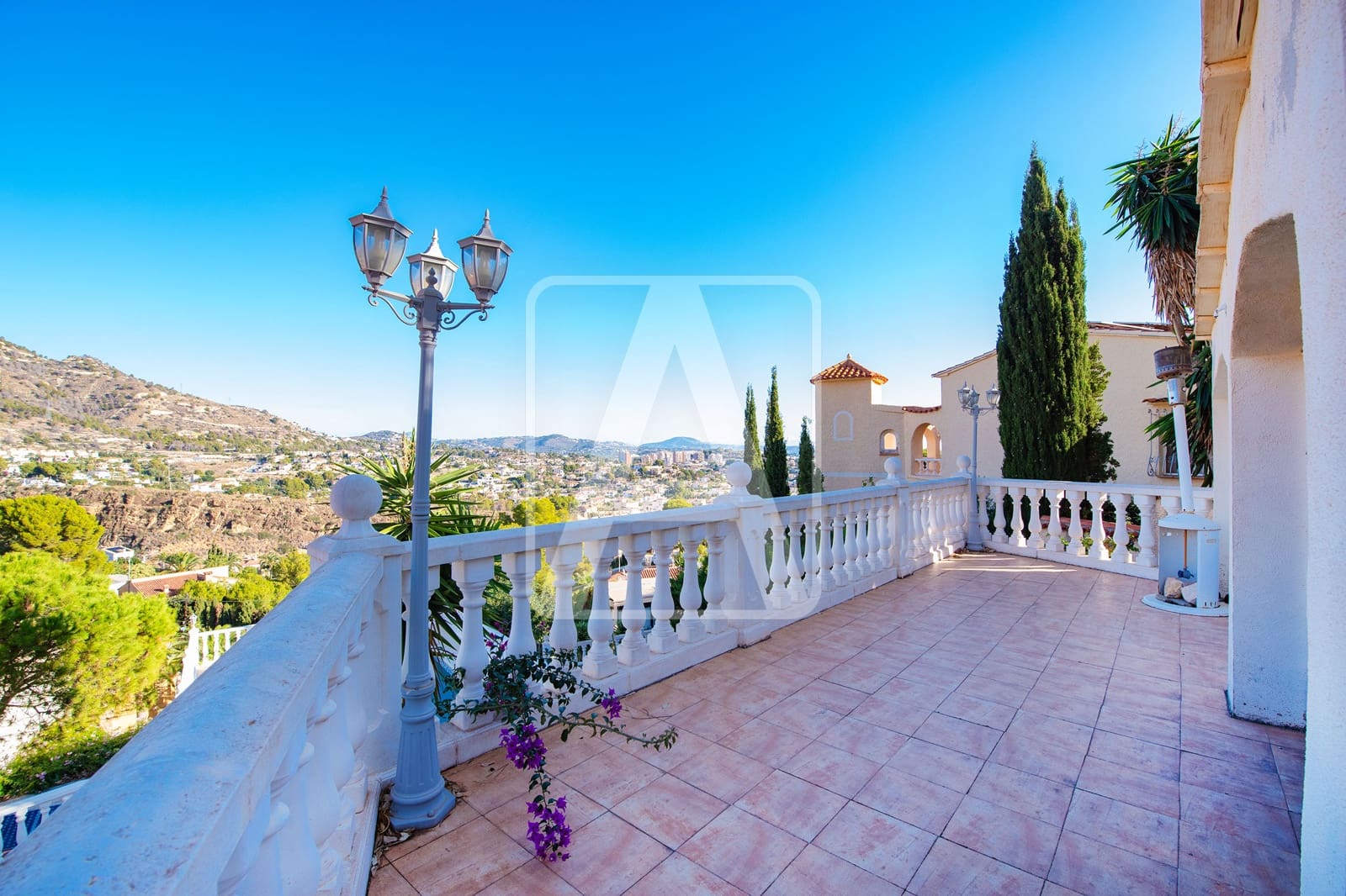 3 bedroom Villa for sale in Calpe / Calp with pool garage - € 470,000 (Ref: 9427900)