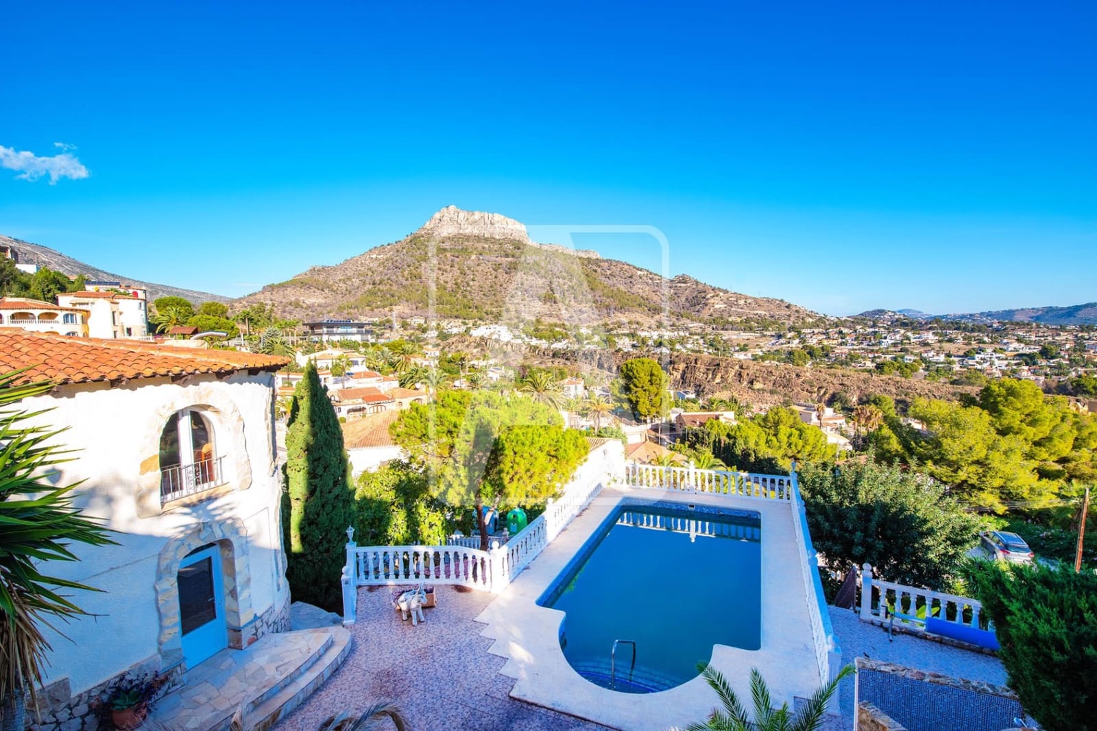 3 bedroom Villa for sale in Calpe / Calp with pool garage - € 470,000 (Ref: 9427900)