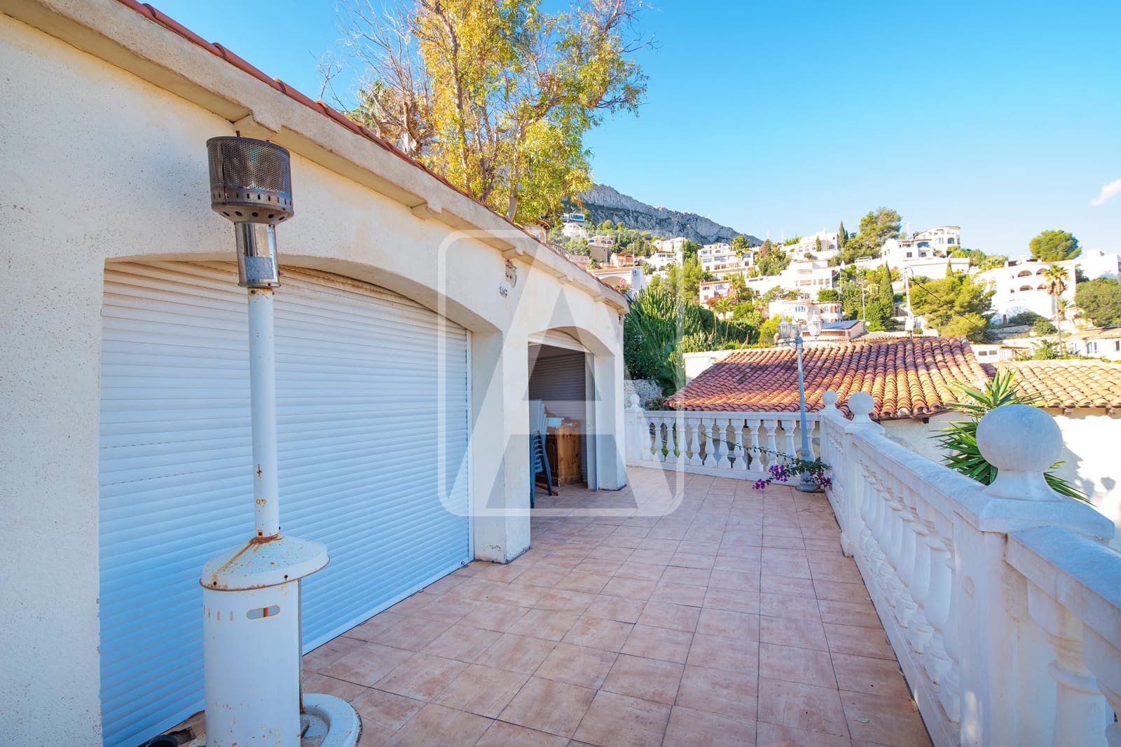 3 bedroom Villa for sale in Calpe / Calp with pool garage - € 470,000 (Ref: 9427900)
