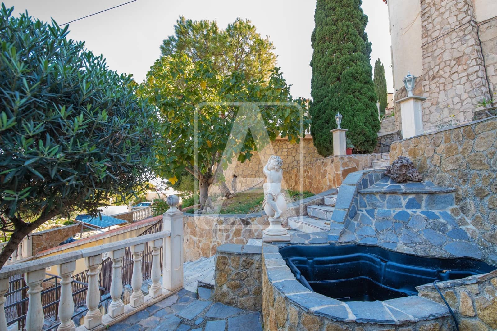 3 bedroom Villa for sale in Calpe / Calp with pool garage - € 470,000 (Ref: 9427900)