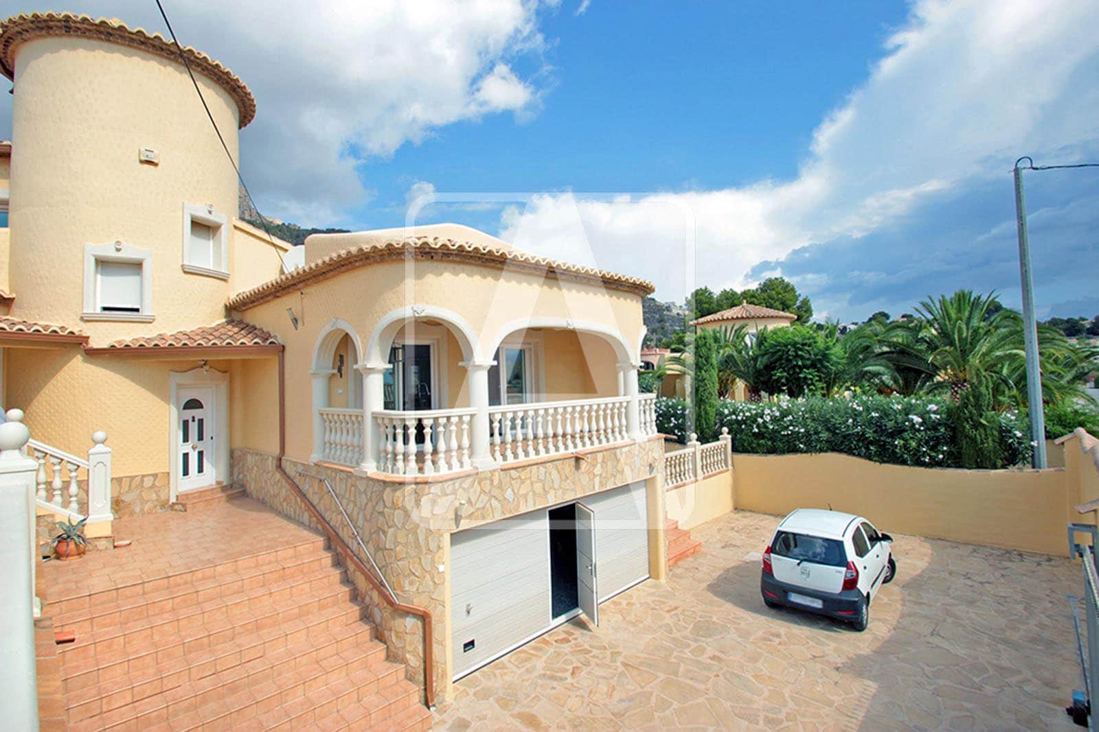 5 Zimmer Villa zu verkaufen in Calpe / Calp mit Pool Garage - 749.000 € (Ref: 9427901)