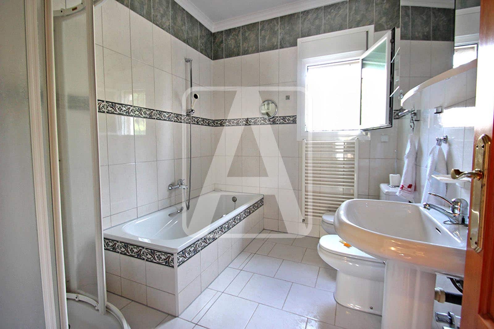 5 Zimmer Villa zu verkaufen in Calpe / Calp mit Pool Garage - 749.000 € (Ref: 9427901)