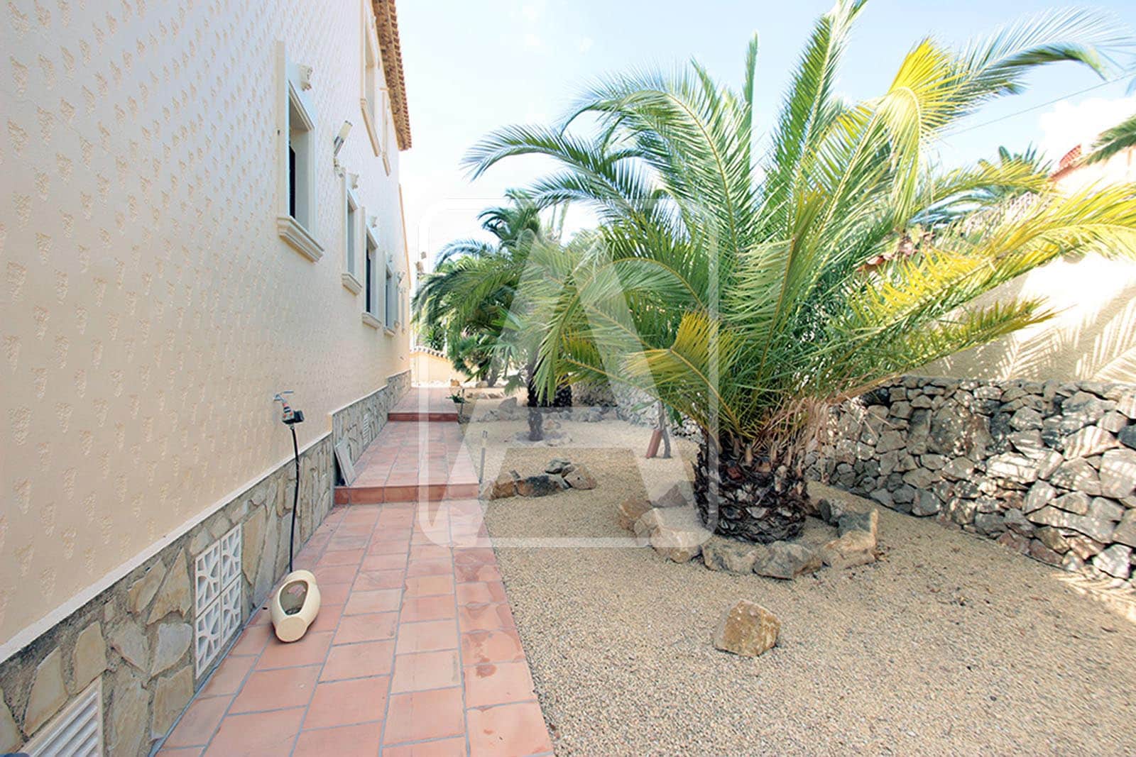 5 Zimmer Villa zu verkaufen in Calpe / Calp mit Pool Garage - 749.000 € (Ref: 9427901)