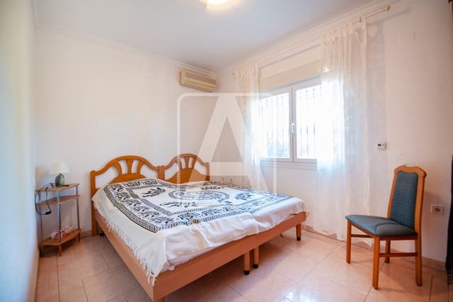 5 makuuhuone Huvila myytävänä paikassa Calpe / Calp mukana uima-altaan 
autotalli - 749 000 € (Ref: 9427901)