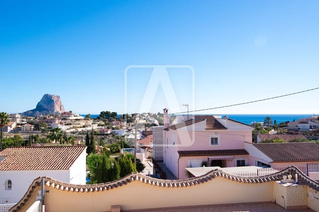 5 makuuhuone Huvila myytävänä paikassa Calpe / Calp mukana uima-altaan 
autotalli - 749 000 € (Ref: 9427901)