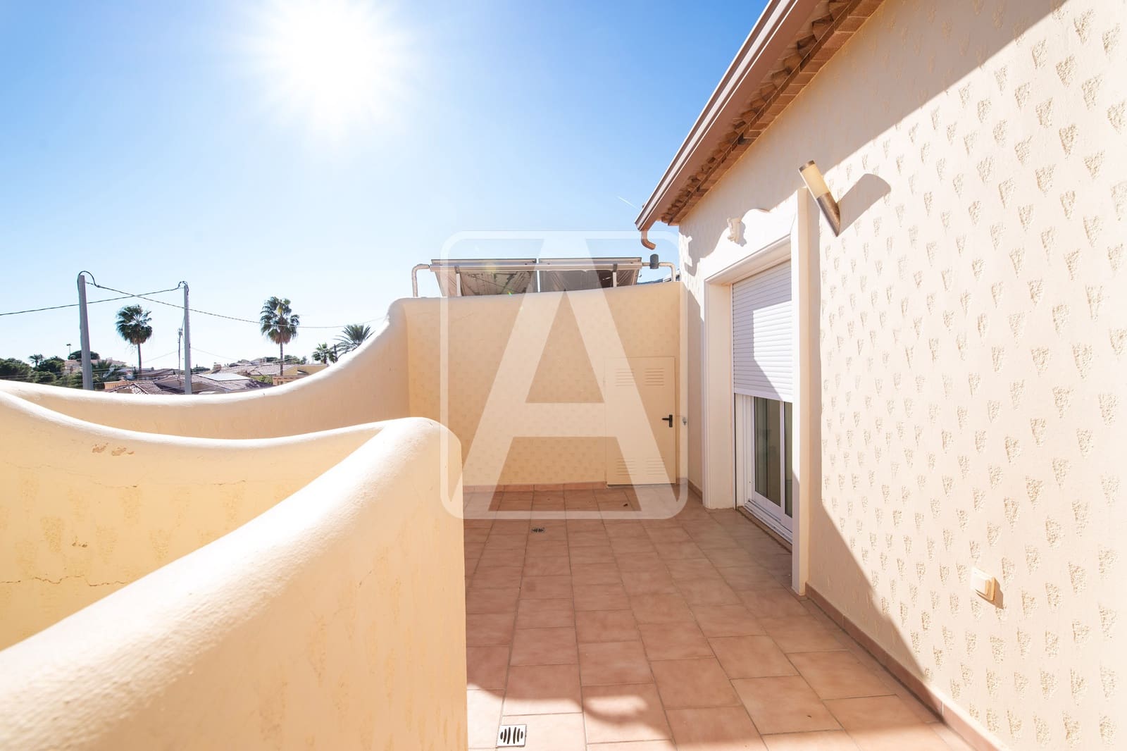 5 makuuhuone Huvila myytävänä paikassa Calpe / Calp mukana uima-altaan 
autotalli - 749 000 € (Ref: 9427901)