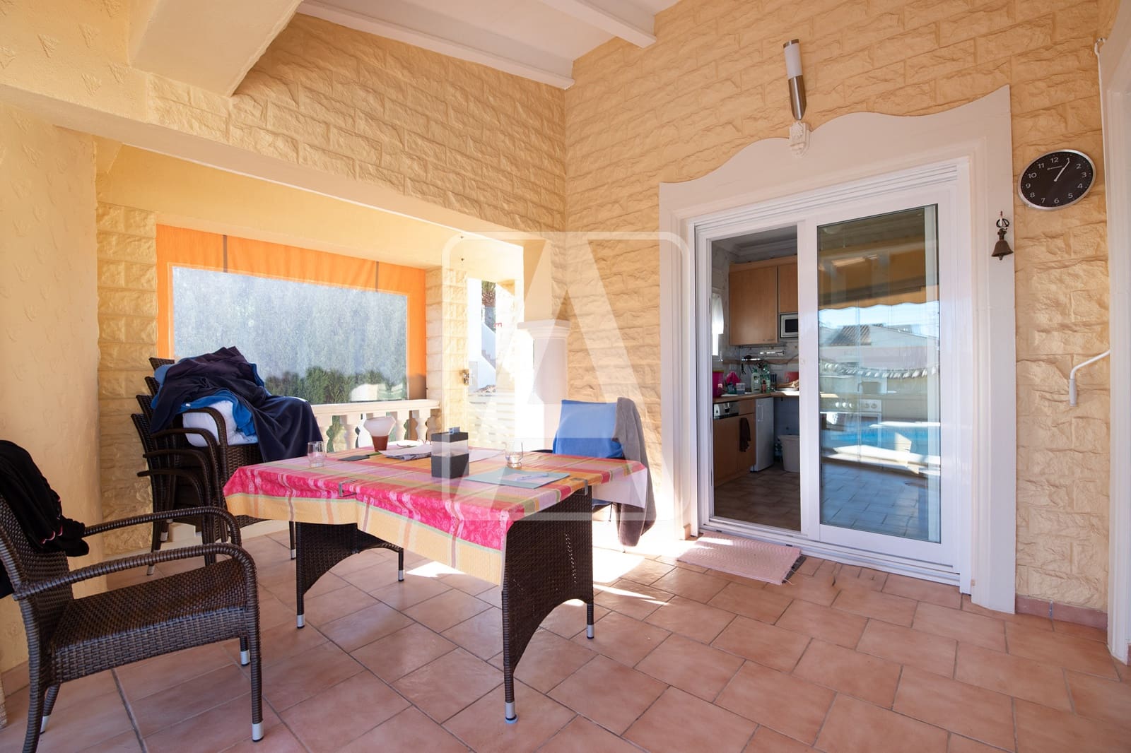 5 makuuhuone Huvila myytävänä paikassa Calpe / Calp mukana uima-altaan 
autotalli - 749 000 € (Ref: 9427901)