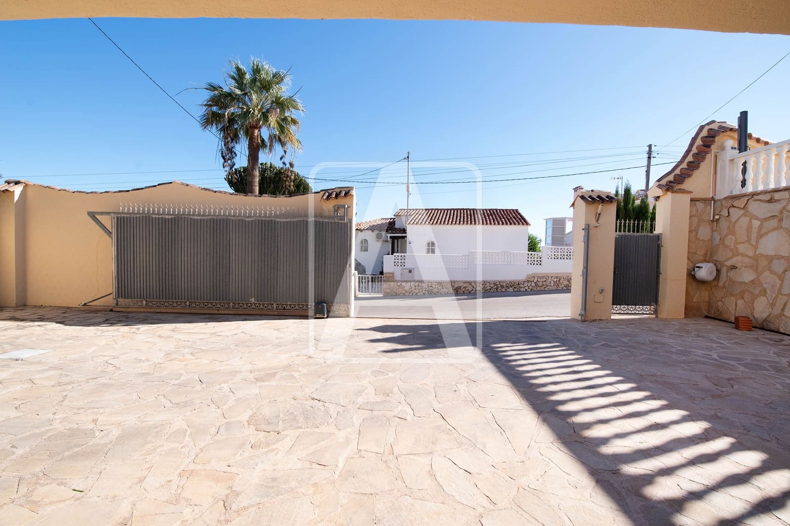 5 makuuhuone Huvila myytävänä paikassa Calpe / Calp mukana uima-altaan 
autotalli - 749 000 € (Ref: 9427901)