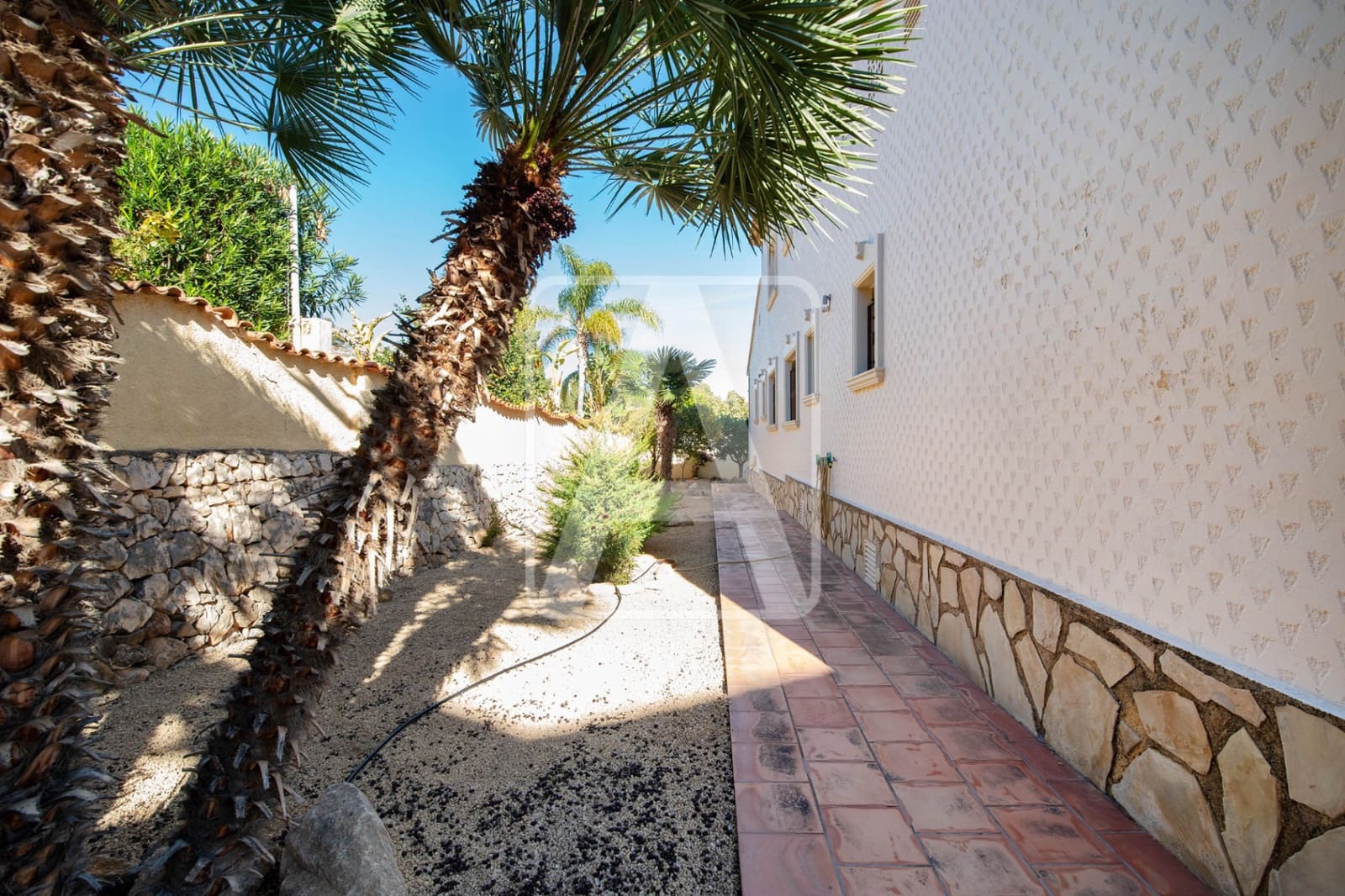 5 makuuhuone Huvila myytävänä paikassa Calpe / Calp mukana uima-altaan 
autotalli - 749 000 € (Ref: 9427901)