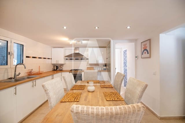 7 soverom Villa til salgs i Calpe / Calp med svømmebasseng garasje - € 699 000 (Ref: 9438970)