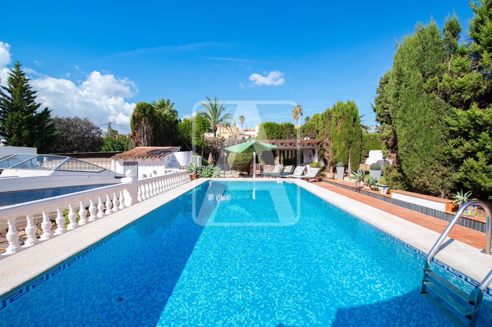 7 soverom Villa til salgs i Calpe / Calp med svømmebasseng garasje - € 699 000 (Ref: 9438970)