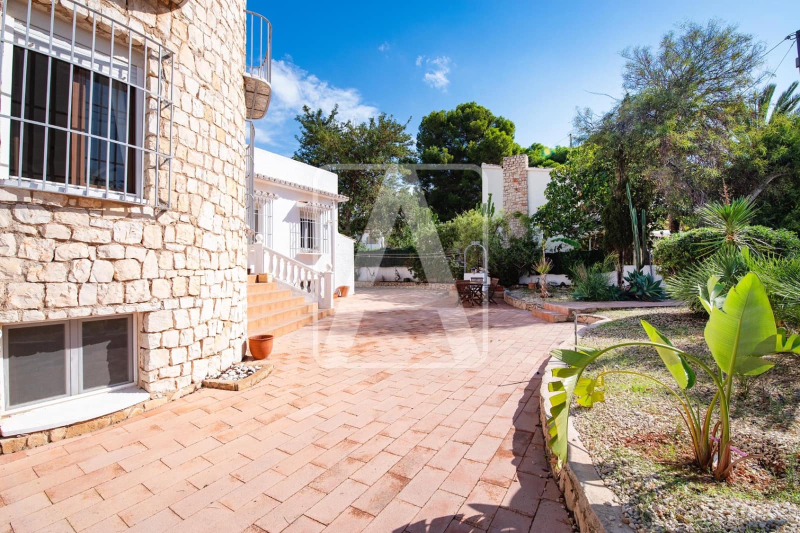7 soverom Villa til salgs i Calpe / Calp med svømmebasseng garasje - € 699 000 (Ref: 9438970)
