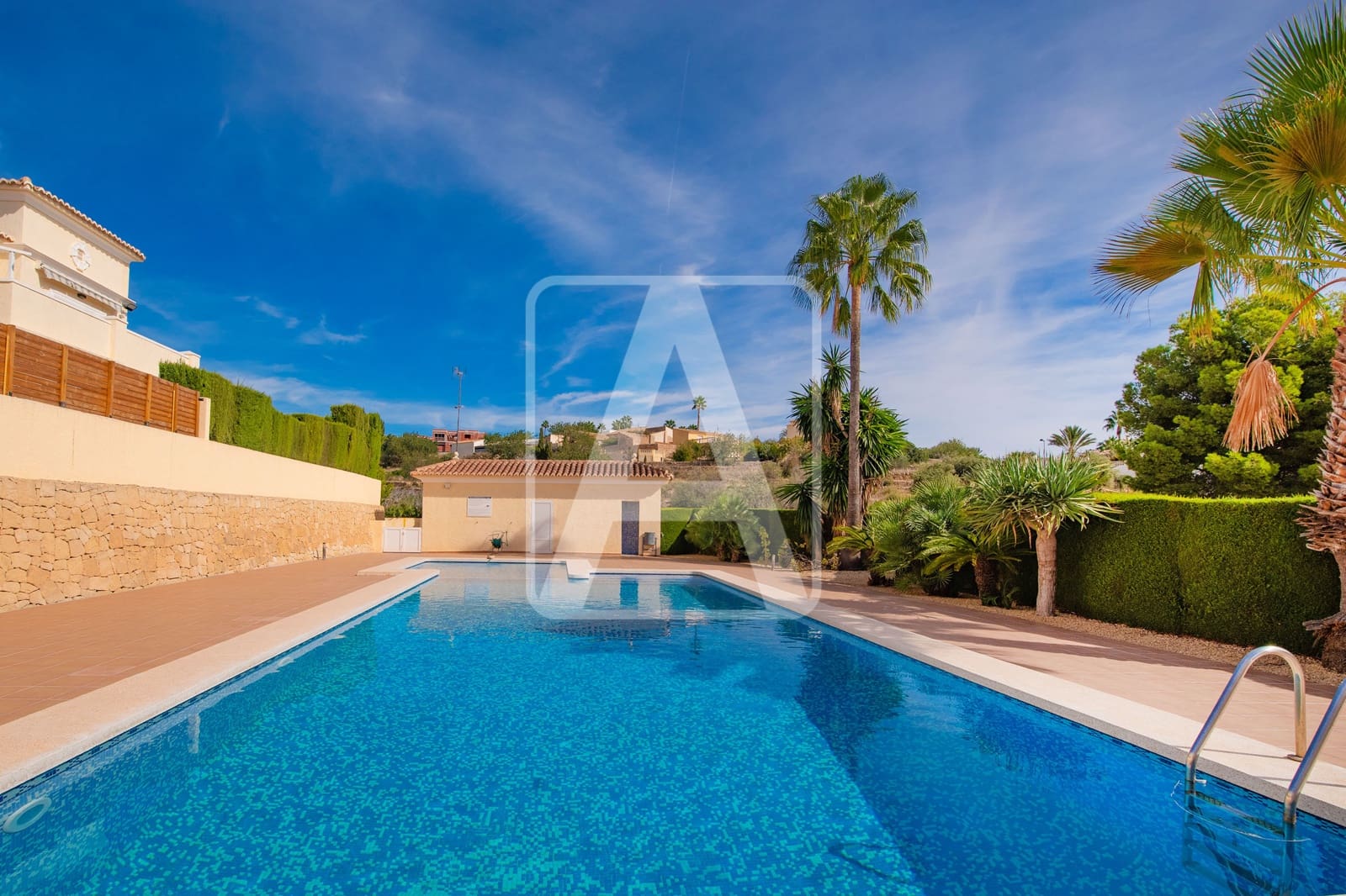 3 slaapkamer Rijtjeshuis te koop in Calpe / Calp met zwembad garage - € 425.000 (Ref: 9438976)