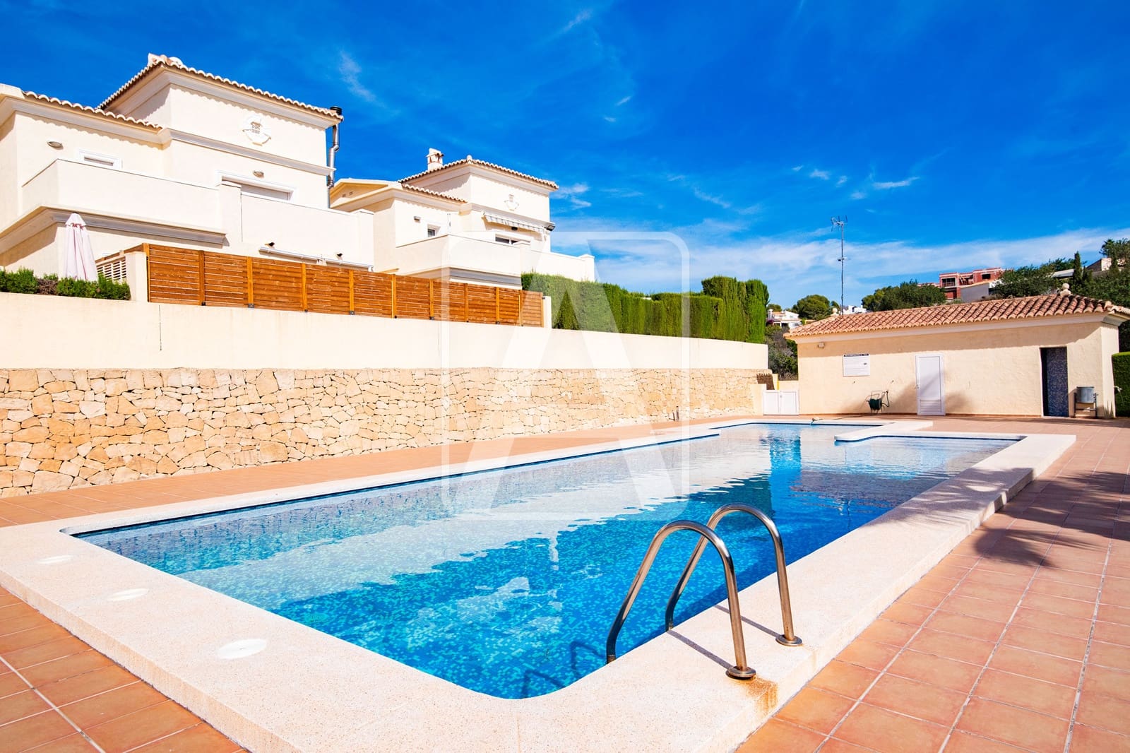 3 slaapkamer Rijtjeshuis te koop in Calpe / Calp met zwembad garage - € 425.000 (Ref: 9438976)