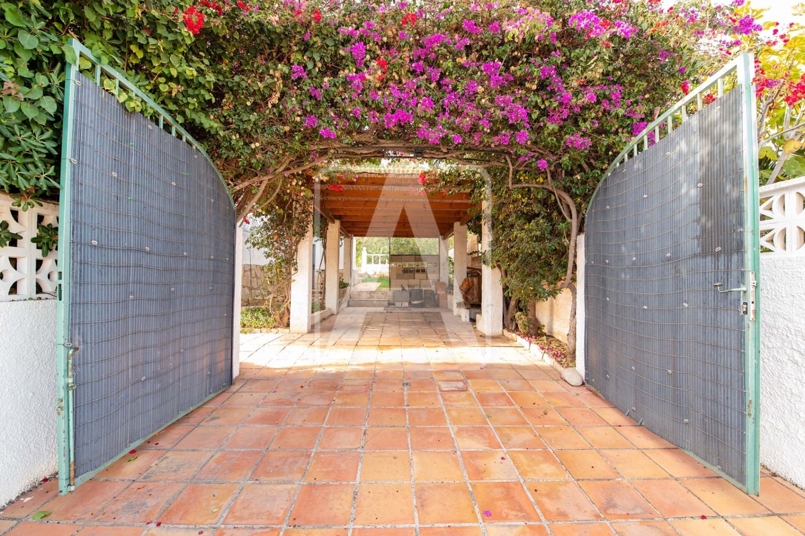 2 chambre Villa/Maison à vendre à Calpe / Calp avec piscine garage - 449 000 € (Ref: 9450384)