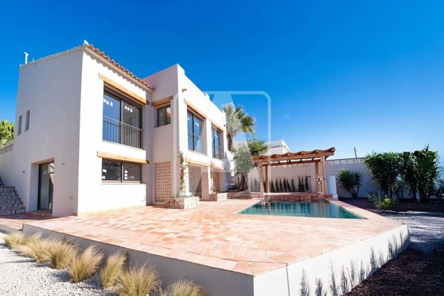 3 quarto Moradia para venda em Benissa com piscina garagem - 795 000 € (Ref: 9494135)
