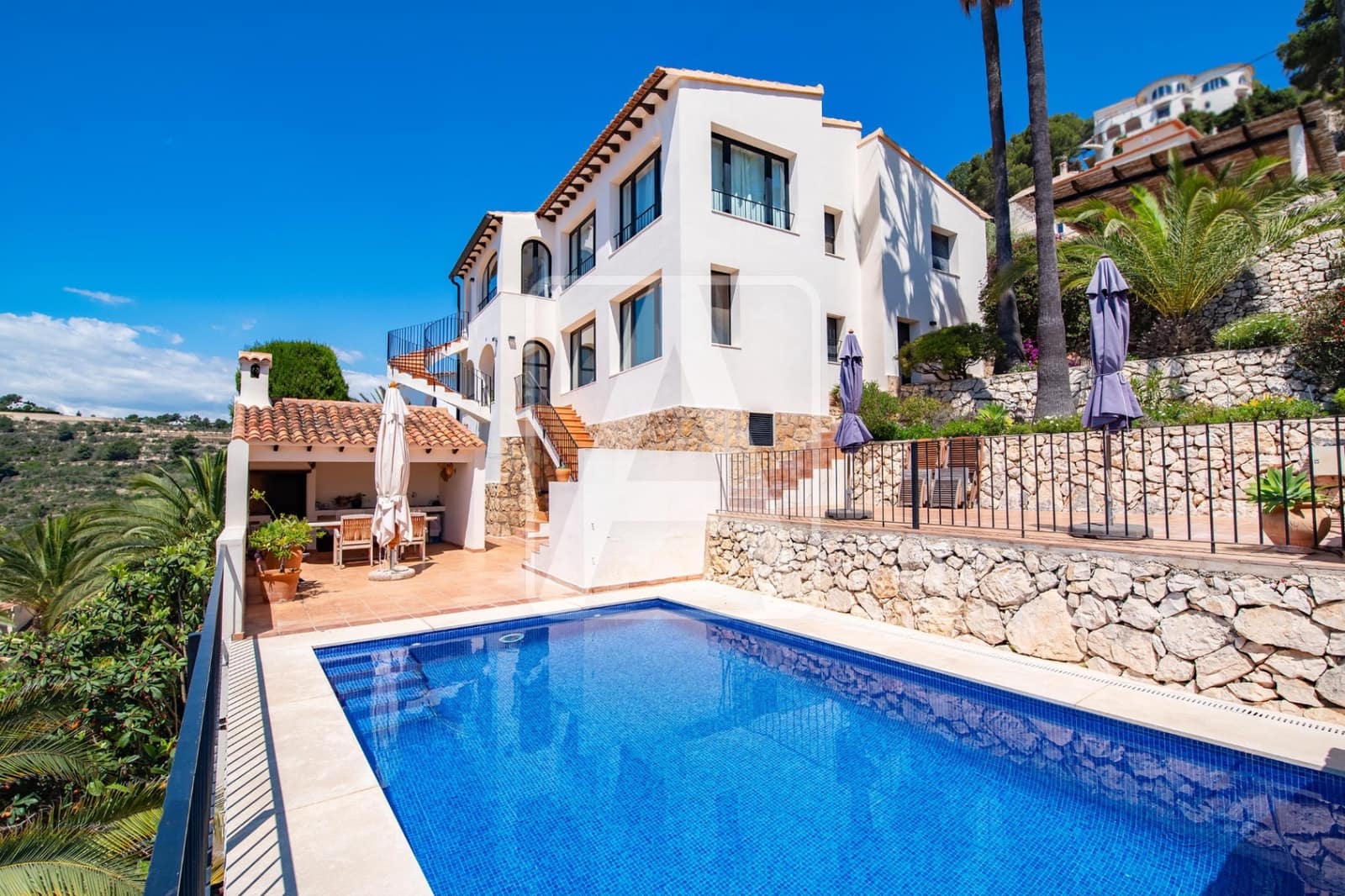 4 bedroom Villa for sale in Benissa with pool garage - € 1,200,000 (Ref: 9494136)