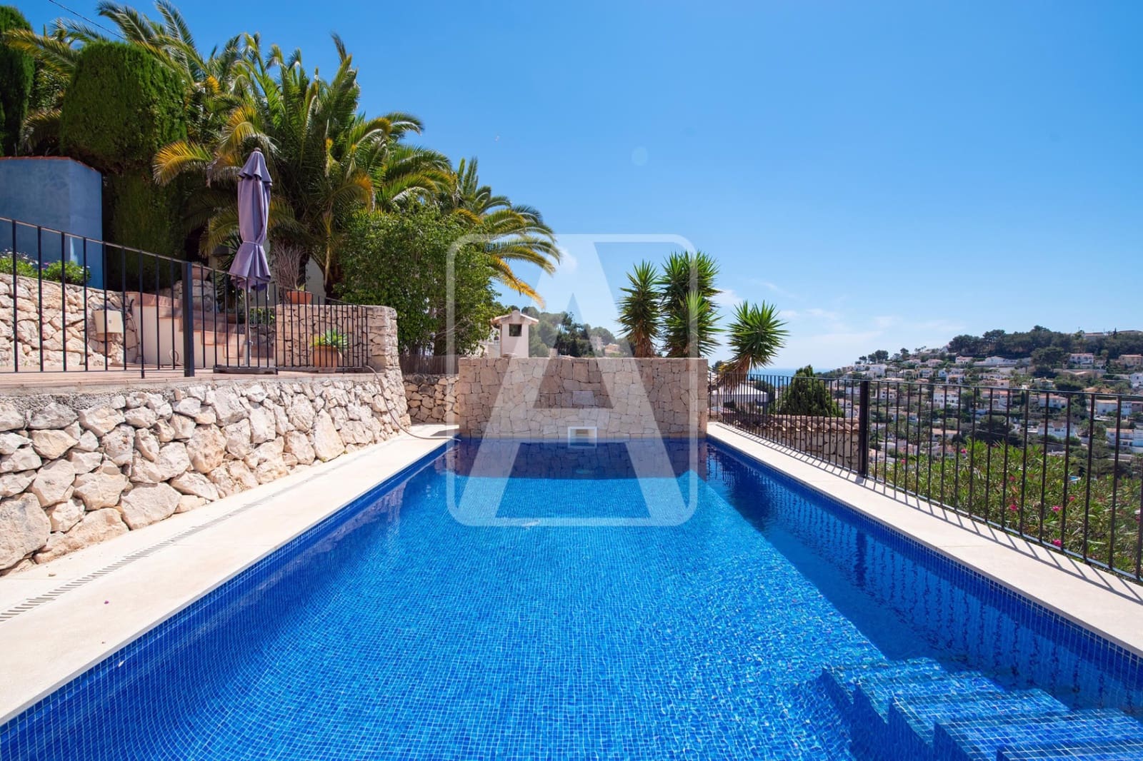 4 bedroom Villa for sale in Benissa with pool garage - € 1,200,000 (Ref: 9494136)