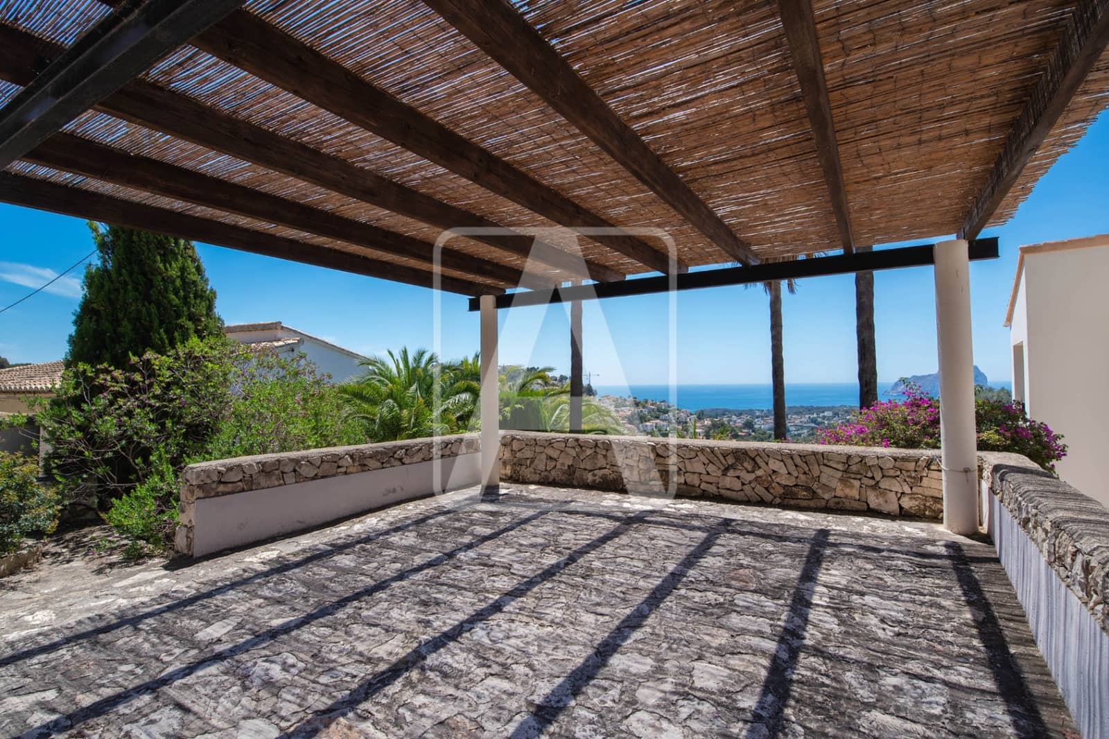 4 bedroom Villa for sale in Benissa with pool garage - € 1,200,000 (Ref: 9494136)