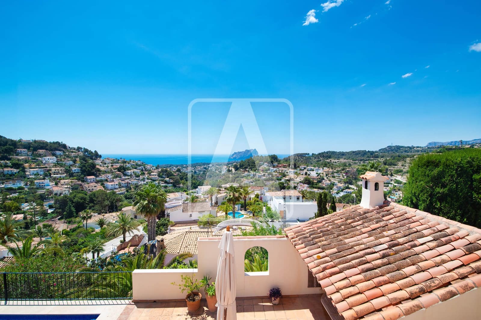 4 bedroom Villa for sale in Benissa with pool garage - € 1,200,000 (Ref: 9494136)