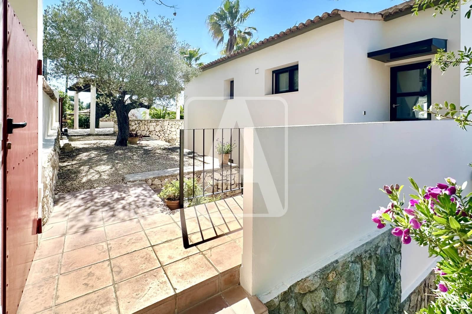 4 bedroom Villa for sale in Benissa with pool garage - € 1,200,000 (Ref: 9494136)