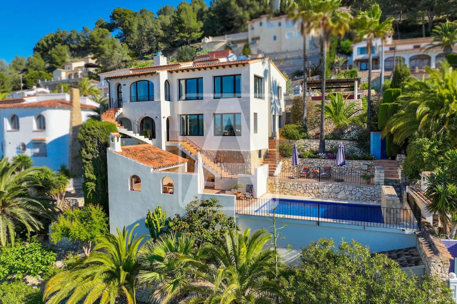 4 bedroom Villa for sale in Benissa with pool garage - € 1,200,000 (Ref: 9494136)