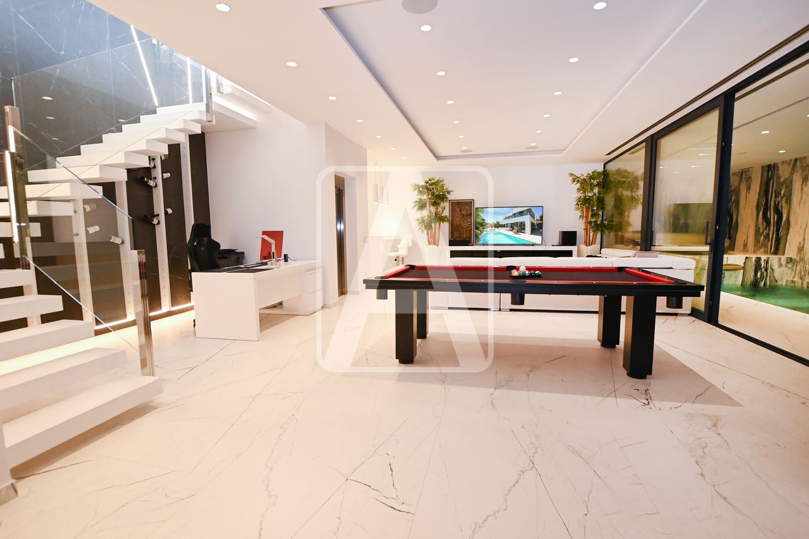 4 makuuhuone Huvila myytävänä paikassa Calpe / Calp mukana 
autotalli - 2 800 000 € (Ref: 9510356)