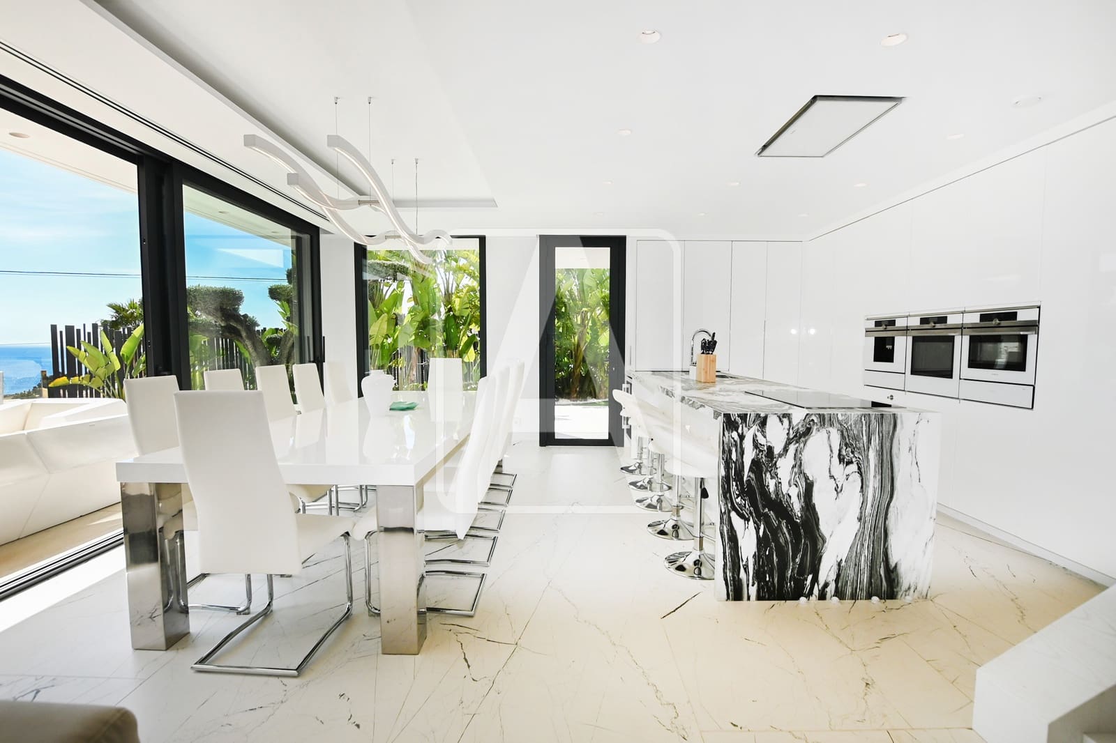 4 makuuhuone Huvila myytävänä paikassa Calpe / Calp mukana 
autotalli - 2 800 000 € (Ref: 9510356)