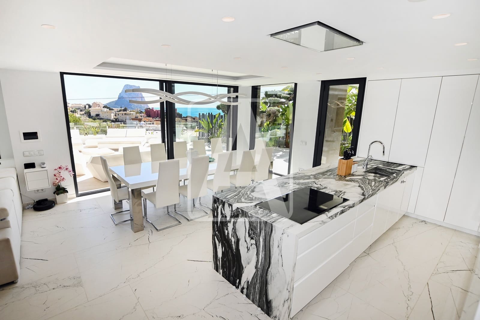 4 makuuhuone Huvila myytävänä paikassa Calpe / Calp mukana 
autotalli - 2 800 000 € (Ref: 9510356)