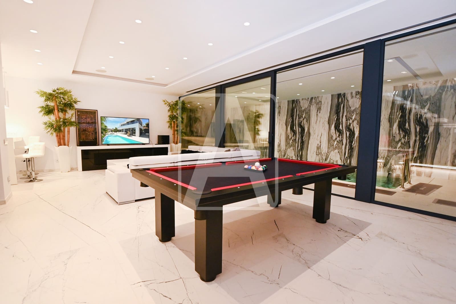 4 makuuhuone Huvila myytävänä paikassa Calpe / Calp mukana 
autotalli - 2 800 000 € (Ref: 9510356)