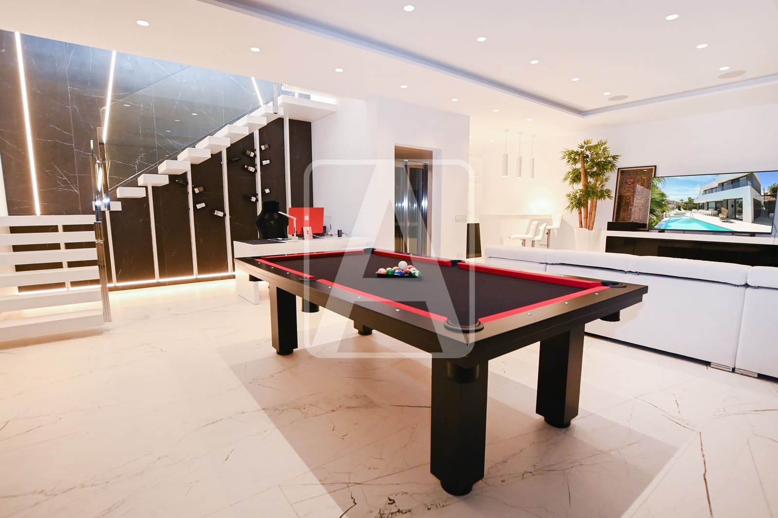 4 makuuhuone Huvila myytävänä paikassa Calpe / Calp mukana 
autotalli - 2 800 000 € (Ref: 9510356)